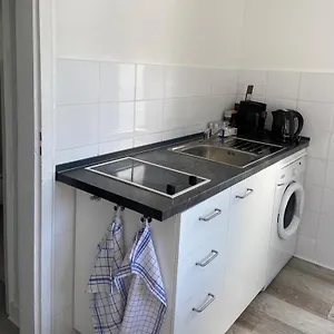 Apartment Privates Ferienwohnung Im Einfamilienhaus, Düsseldorf