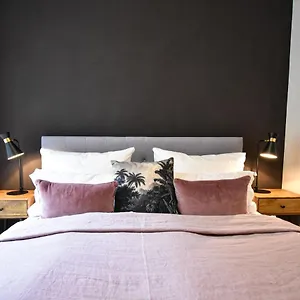 https://100-qm-luxus-industrial-apartment.bestleipzighotels.com